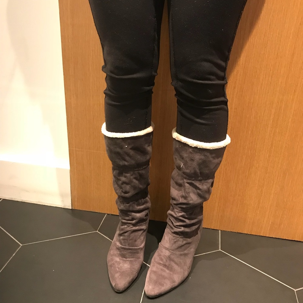 Mid length Dark grey boots